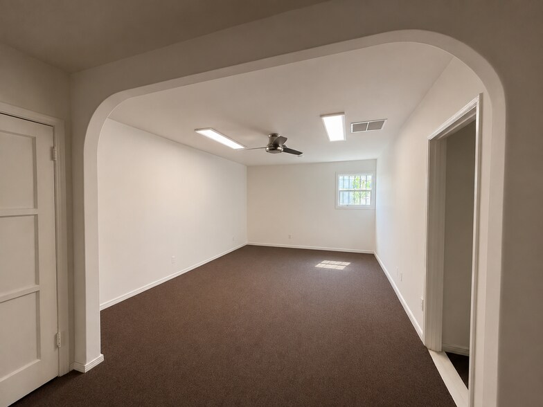 More Photos Of 11628-11630 Victory Blvd, North Hollywood Freestanding For Sale