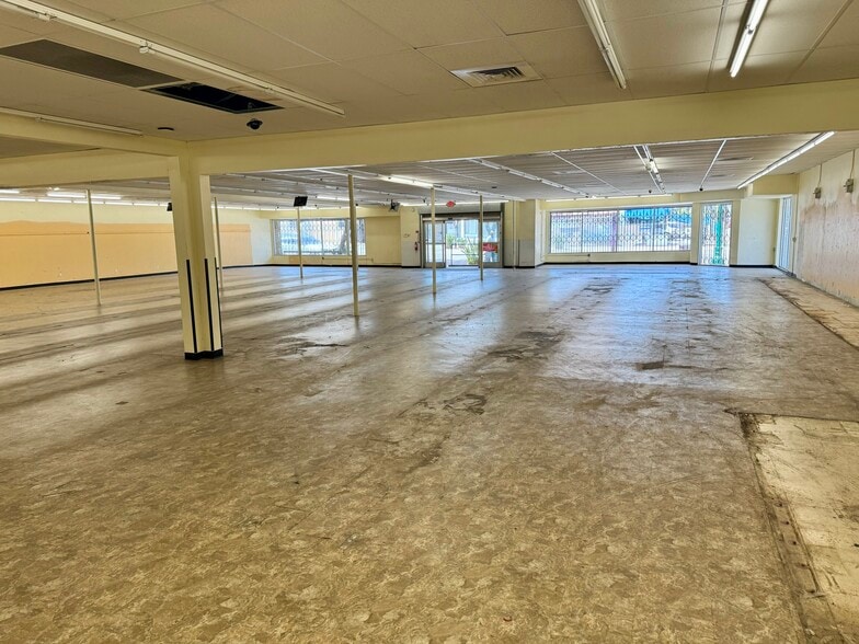 More Photos Of 3725-3727 University Ave, San Diego Storefront For Lease