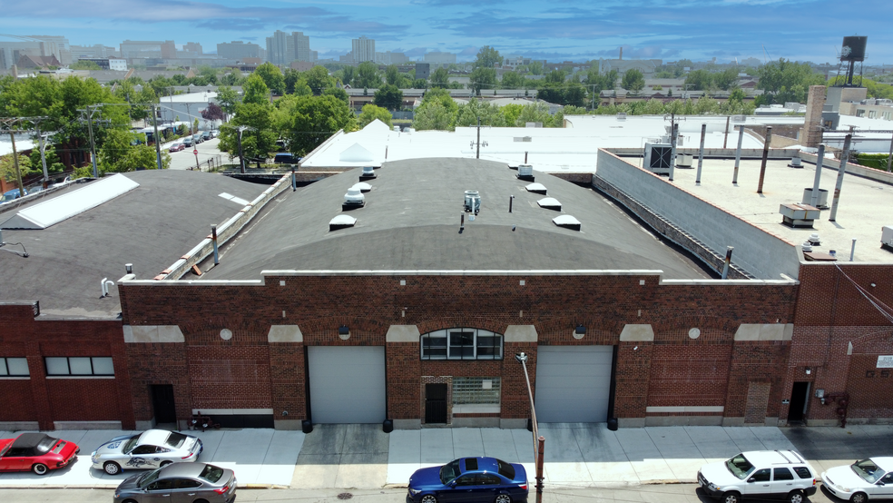 Primary Photo Of 2107 W Fulton St, Chicago Warehouse For Lease