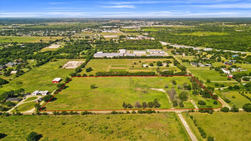 More Photos Of 2500 Howell Dr, Venus Land For Sale