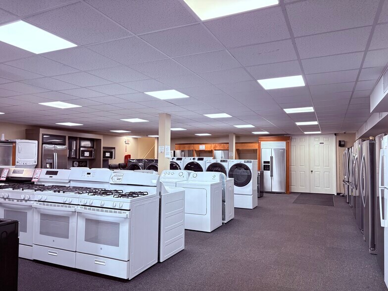 Primary Photo Of 343 Mamaroneck Ave, Mamaroneck Storefront For Lease