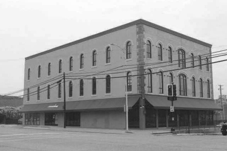 Primary Photo Of 201 E Main St, Carbondale Office Residential For Lease