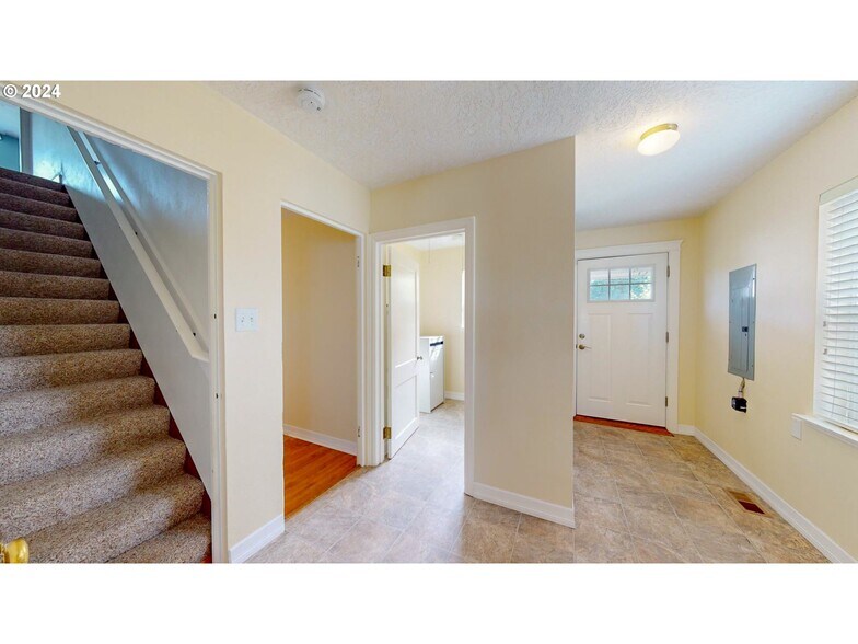 More Photos Of 905 Broadway St, Longview Specialty For Sale