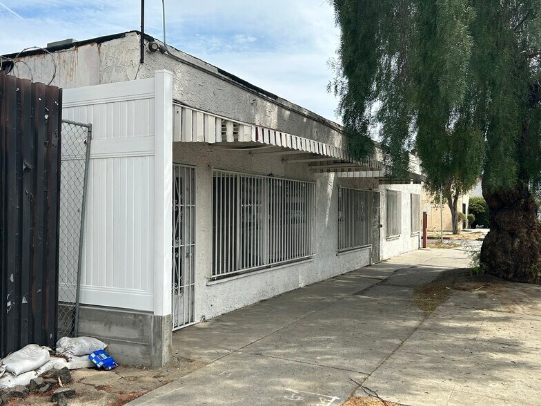 More Photos Of 8122 Avalon Blvd, Los Angeles Storefront Retail Residential For Lease