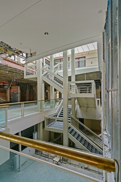 More Photos Of 301 E Yakima Ave, Yakima Office For Sale