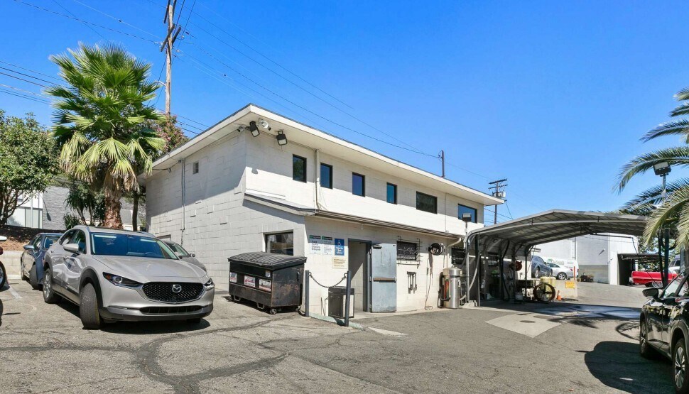 More Photos Of 3850 Foothill Blvd, La Crescenta General Retail For Sale