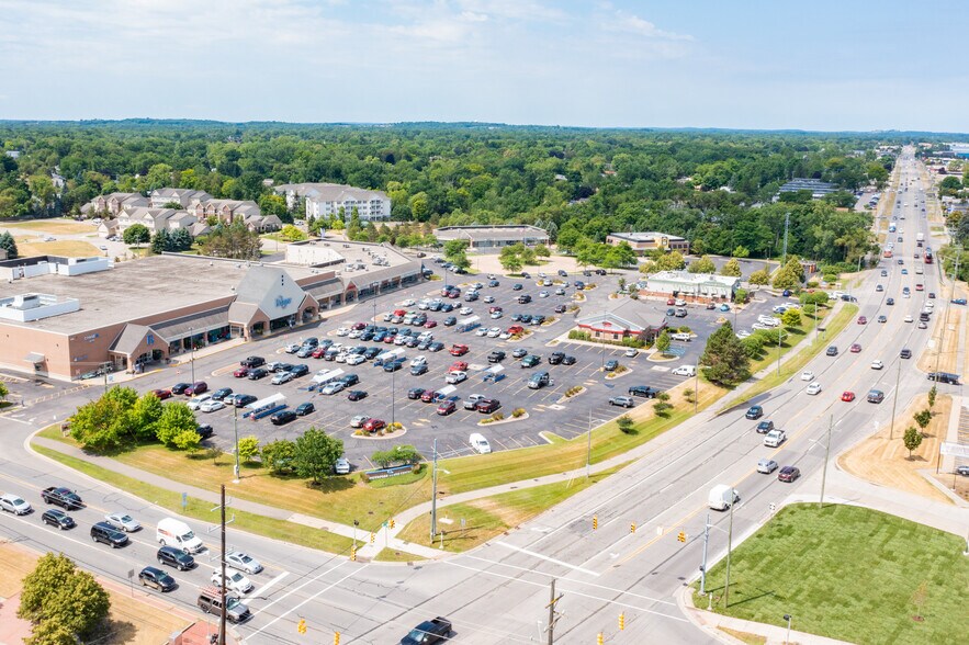 More Photos Of 5111-5221 Highland Rd, Waterford Unknown For Lease