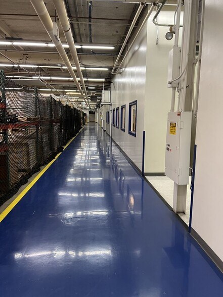 More Photos Of 150 Knotter Dr, Cheshire Manufacturing For Lease