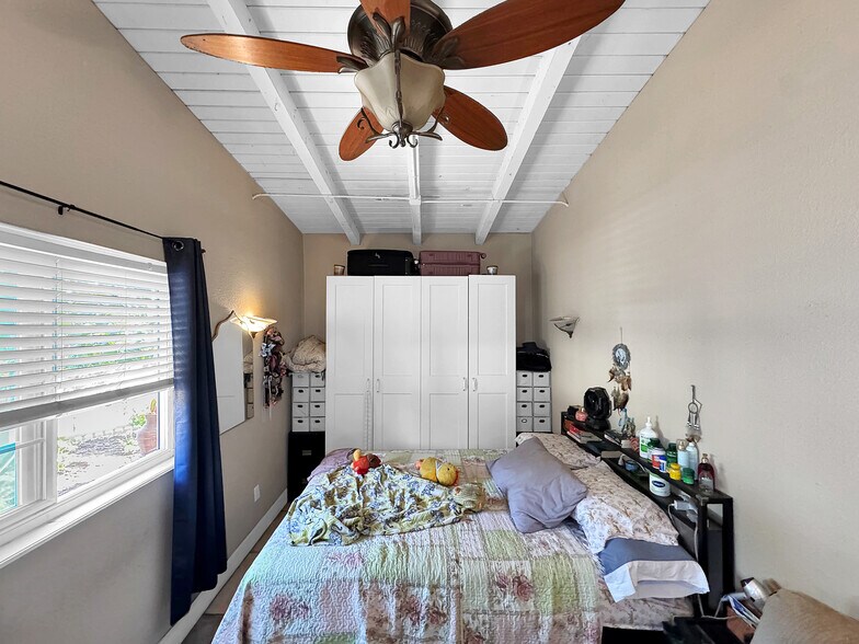 More Photos Of 7736 Sugar Dr, Huntington Beach Apartments For Sale