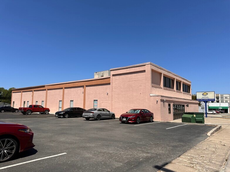 More Photos Of 4205 San Pedro Ave, San Antonio Schools For Lease