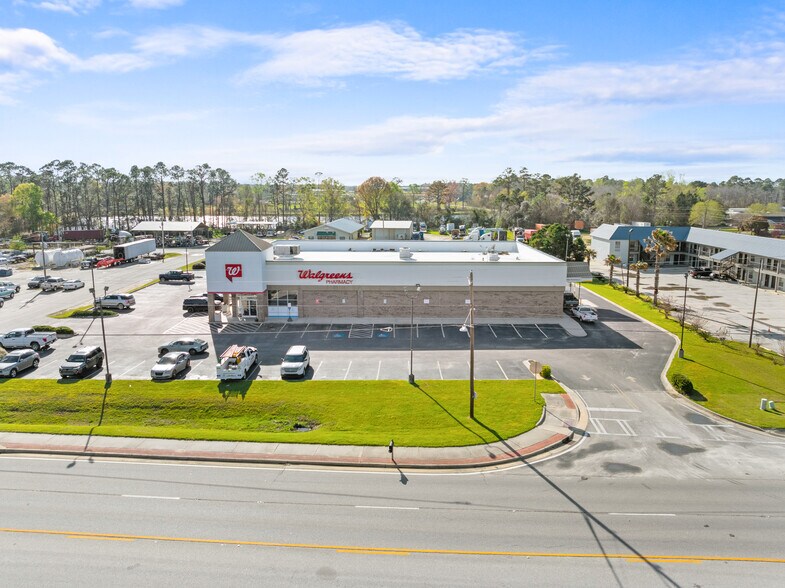 More Photos Of 730 S Lewis St, Metter Drugstore For Sale