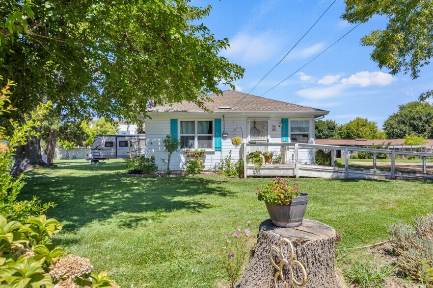 More Photos Of 9455 E Stockton Blvd, Elk Grove Specialty For Sale