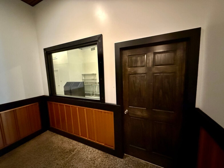 More Photos Of 115 N Mecklenburg Ave, South Hill Restaurant For Sale