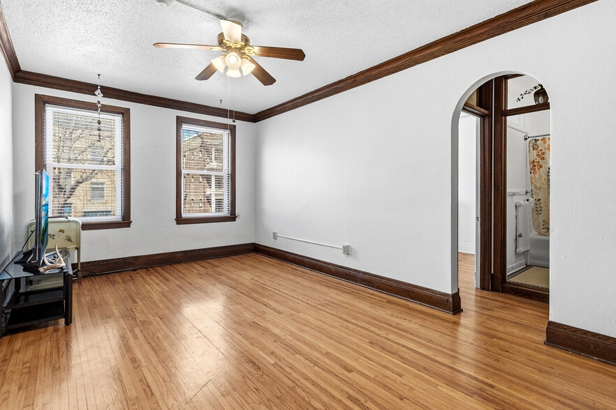 More Photos Of 664 Grand Ave, Saint Paul Storefront Retail Residential For Sale