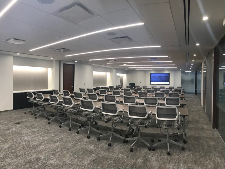 More Photos Of 10 G St NE, Washington Coworking Space