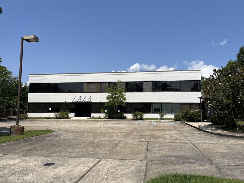 Primary Photo Of 804 Heavens Dr, Mandeville Medical For Lease