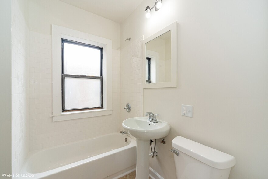 More Photos Of 4934 W Jackson Blvd, Chicago Apartments For Sale