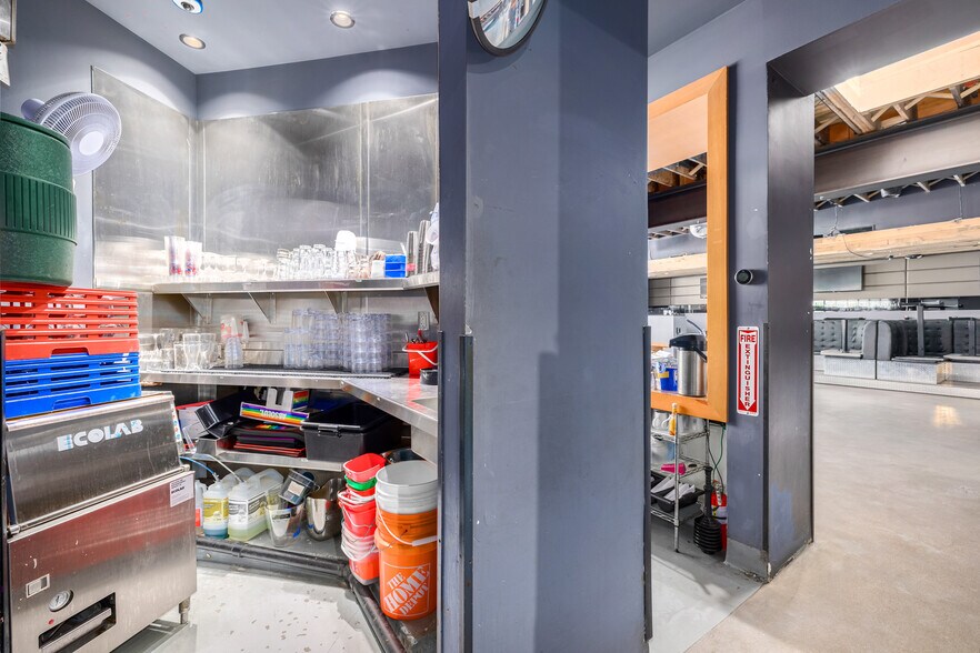 More Photos Of 2036-2046 Broadway, Denver Restaurant For Sale