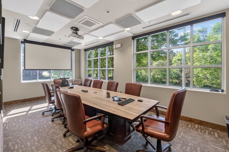 More Photos Of 133 River Park Rd, Mooresville Office For Lease
