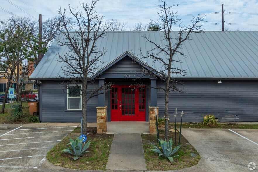 More Photos Of 504 W 38th St, Austin Unknown For Lease