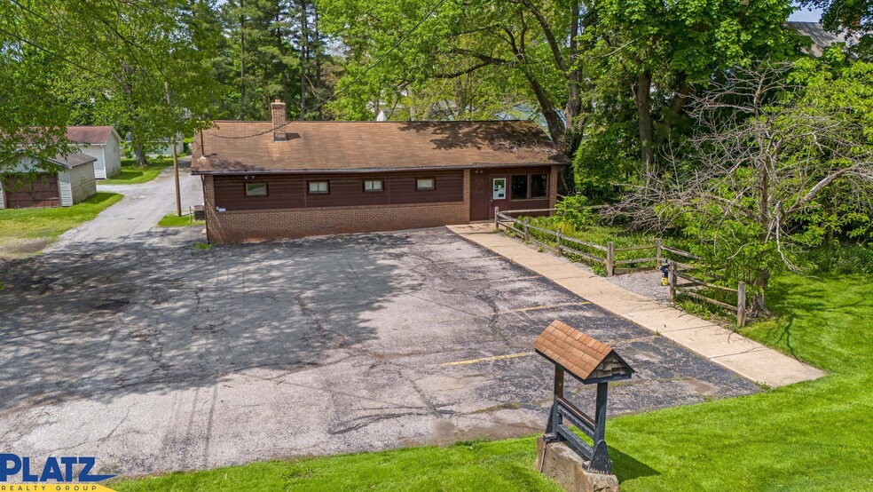 Primary Photo Of 777 N Ellsworth Ave, Salem Veterinarian Kennel For Sale