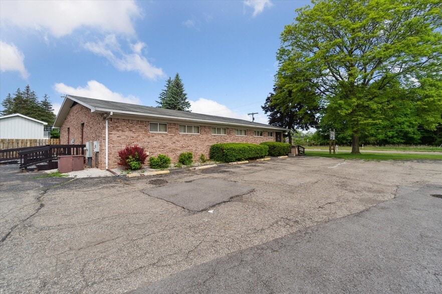 More Photos Of 4344 Richfield Rd, Flint Office For Sale