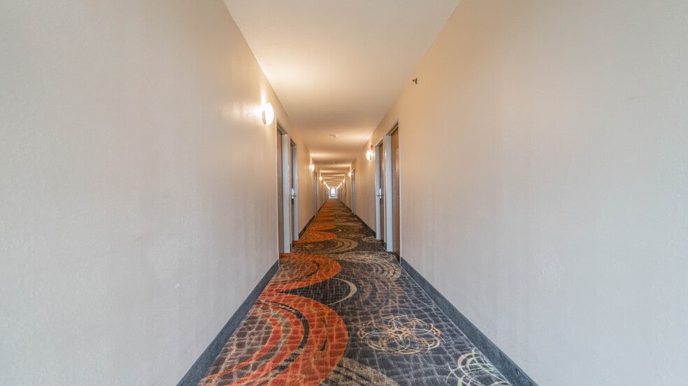 More Photos Of 3005 John Howell Dr, Valparaiso Hotel For Sale