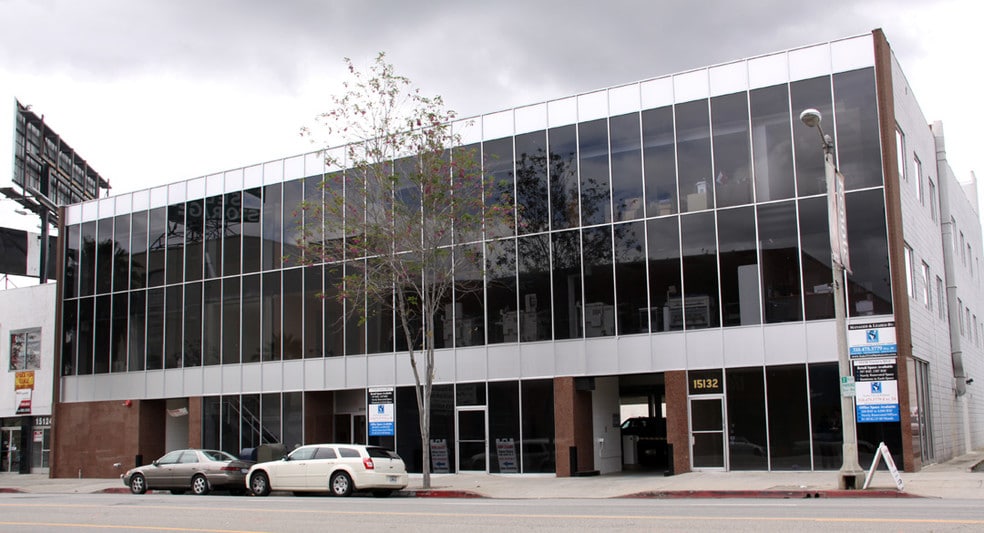 More Photos Of 15130-15132 Ventura Blvd, Sherman Oaks Office For Lease