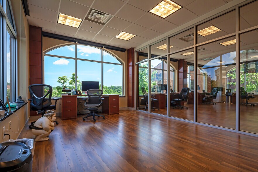 More Photos Of 600 Market St, Chapel Hill Office For Lease