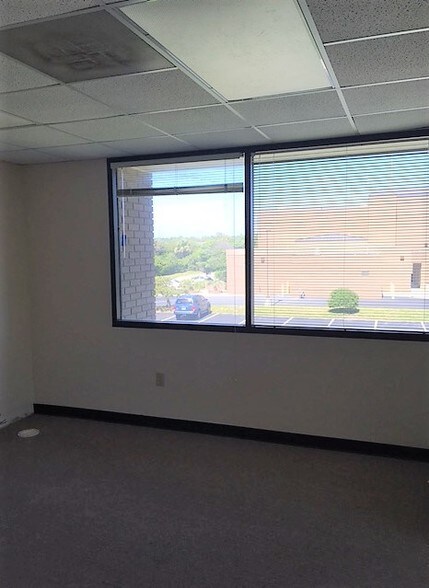 More Photos Of 320 Salter Path Rd, Pine Knoll Shores Medical For Lease