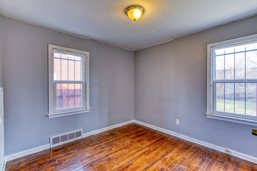 More Photos Of 12014 Duchess St, Detroit Flex For Sale