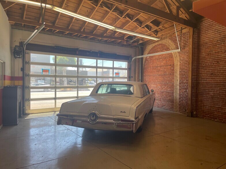 More Photos Of 1163-1169 S Robertson Blvd, Los Angeles Storefront Retail Office For Lease