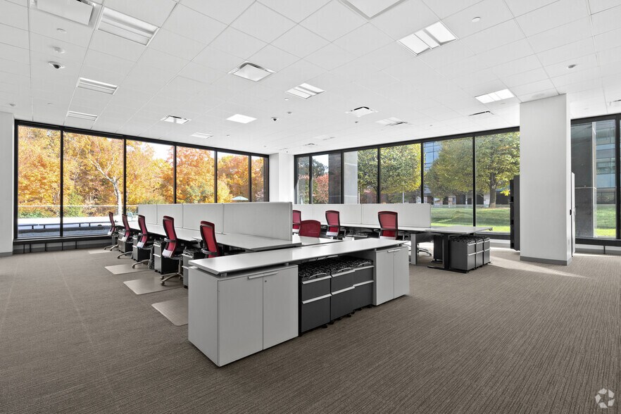 More Photos Of 801 Main Ave, Norwalk Unknown For Lease