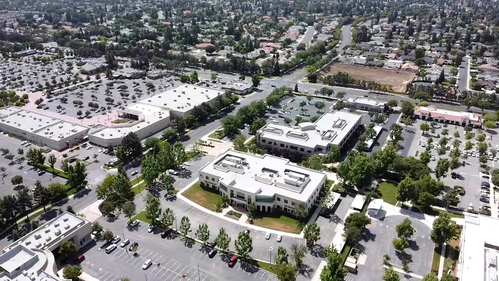 More Photos Of 9201 Camino Media, Bakersfield Office For Lease