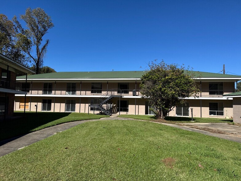 Primary Photo Of 3120 S Frontage Rd, Vicksburg Apartments For Sale