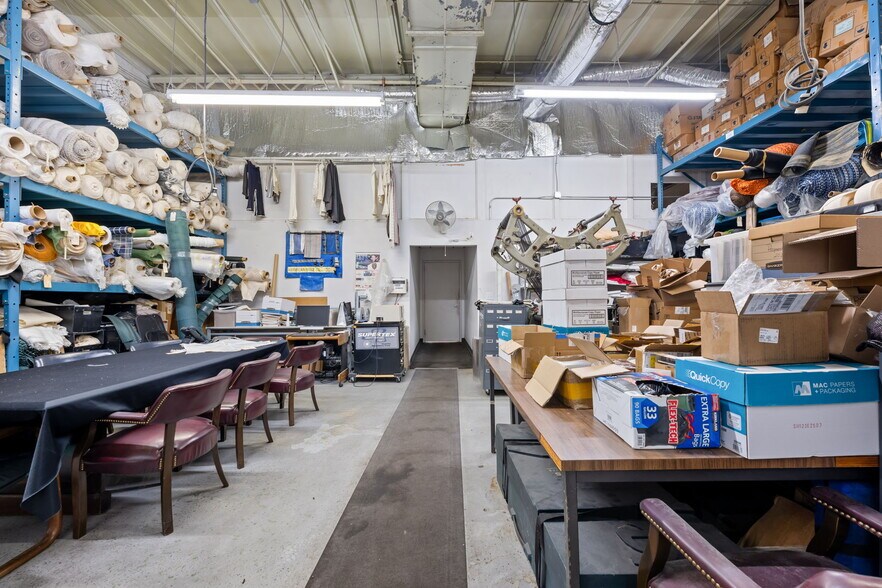 More Photos Of 312 W Luther Ave, Liberty Manufacturing For Sale