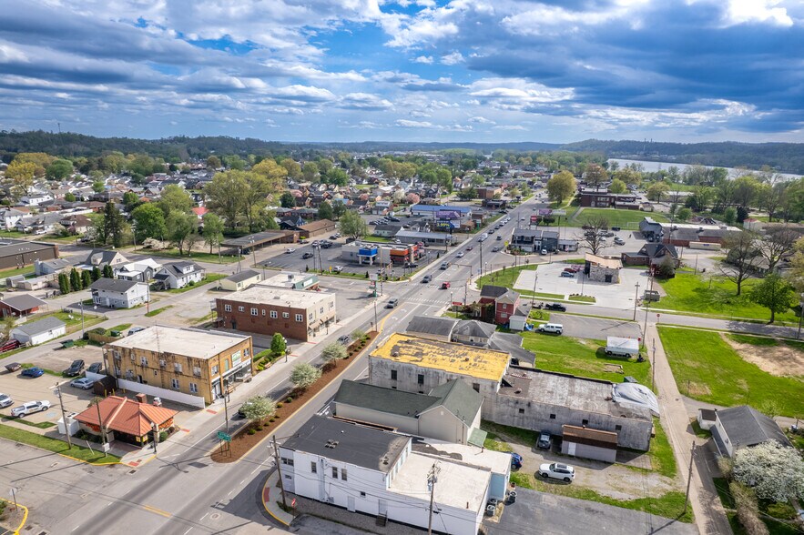 More Photos Of 2815 Grand Central Ave, Vienna General Retail For Sale