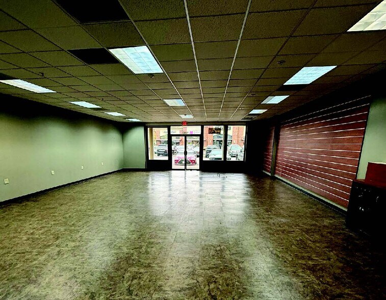 More Photos Of 1130-1148 Wallace Rd NW, Salem Supermarket For Lease