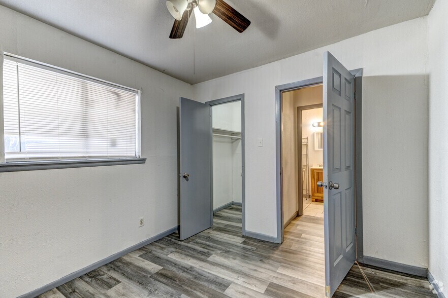 More Photos Of 1001-1007 Spooner St, Pasadena Apartments For Sale