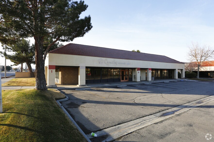 More Photos Of 43901-43999 15th St W, Lancaster Unknown For Lease