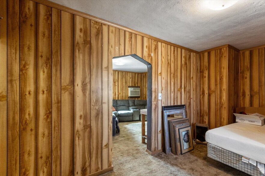 More Photos Of 1034 8th St, Onawa Bar For Sale