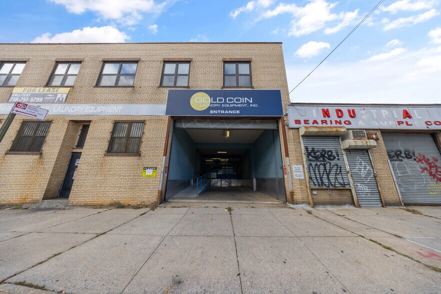 More Photos Of 91-26 Archer Ave, Jamaica Showroom For Lease