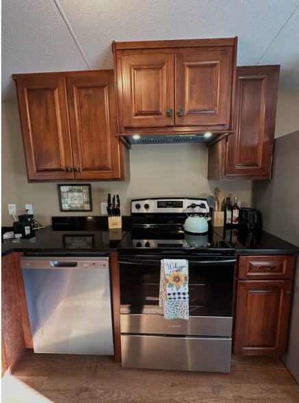 More Photos Of 84-86 Benson Rd, Travelers Rest Specialty For Sale