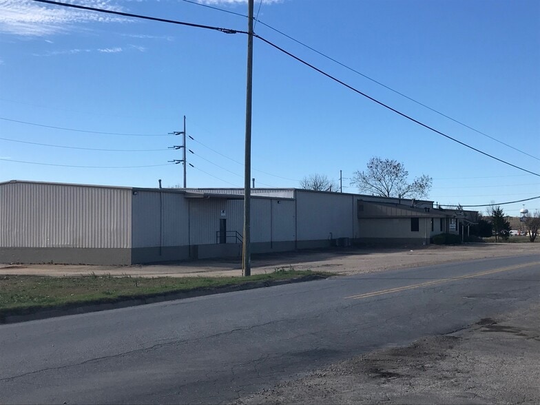 More Photos Of 215 Williamson Ave, Opelika Manufacturing For Lease