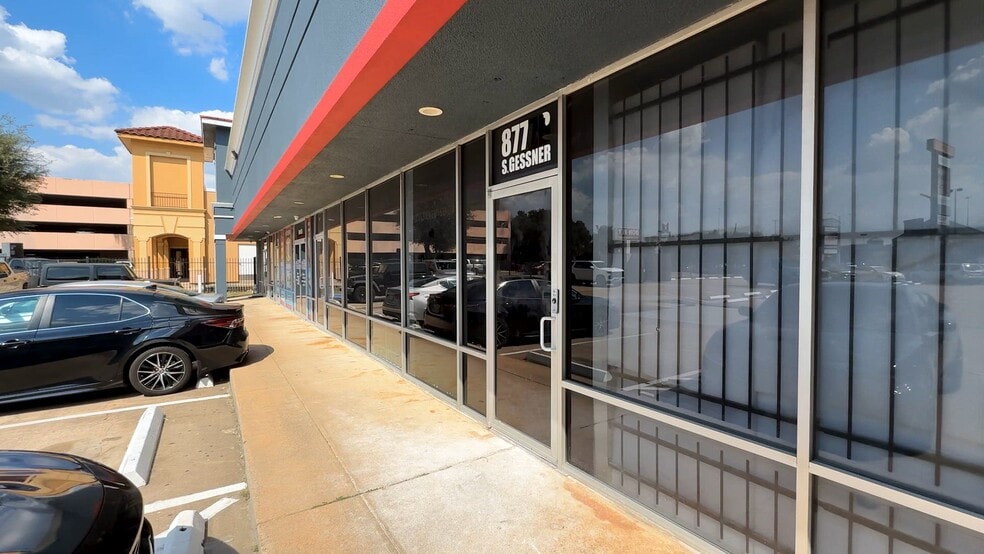 Primary Photo Of 8777 S Gessner Dr, Houston Freestanding For Lease