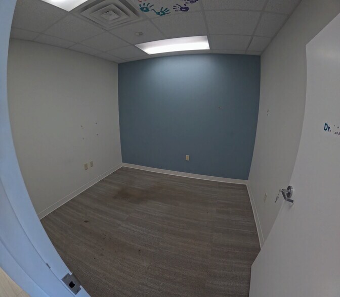 More Photos Of 11870 Cranston Dr, Arlington Office For Lease