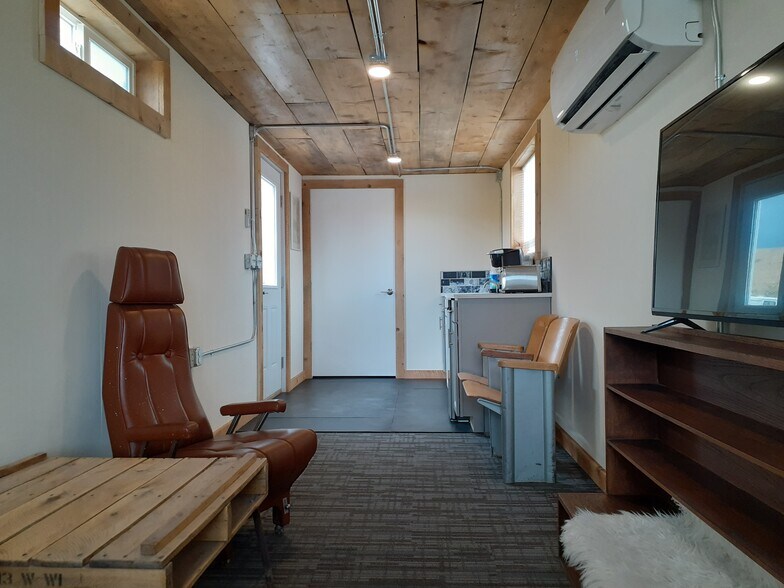 More Photos Of 465 Union st, Florence Specialty For Sale