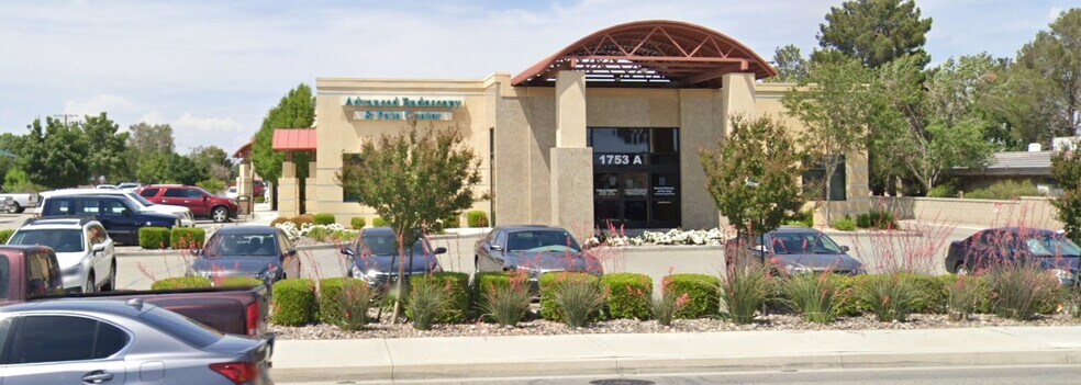 More Photos Of 1753 W Avenue J, Lancaster Medical For Lease