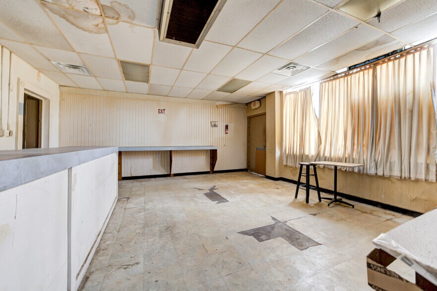 More Photos Of 1923 N Lottie Ave, Oklahoma City Storefront For Sale