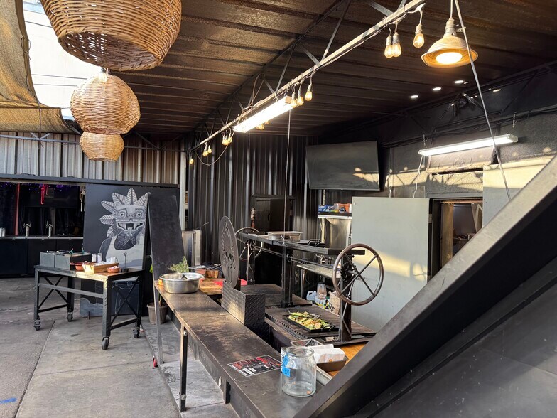 More Photos Of 2179-2181 Logan Ave, San Diego Freestanding For Lease